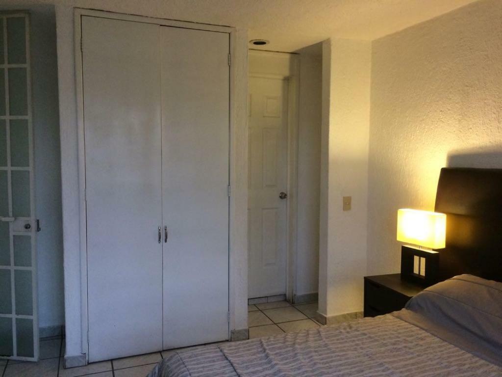 Casa Bravia - Hostal Para Mujeres Guadalajara Exterior foto